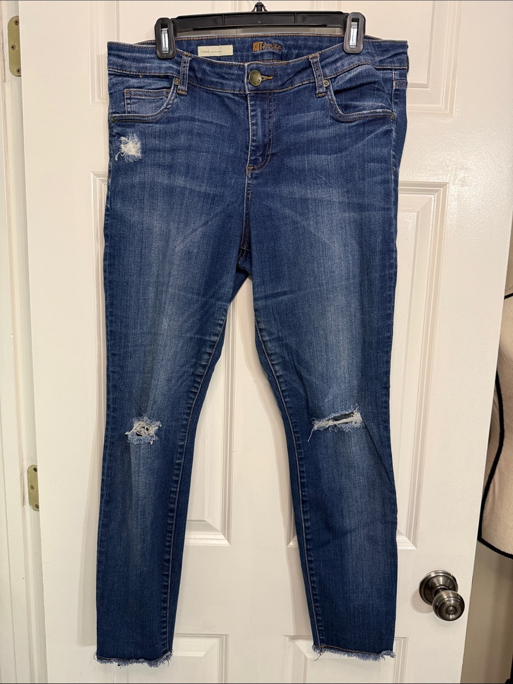 Kut from the Kloth CONNIE Medium Blue Skinny Jeans with Knee Distress